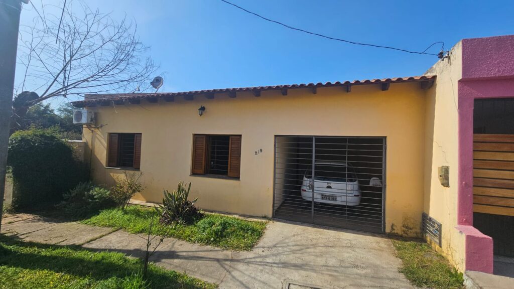 <?php the_title() ;?>