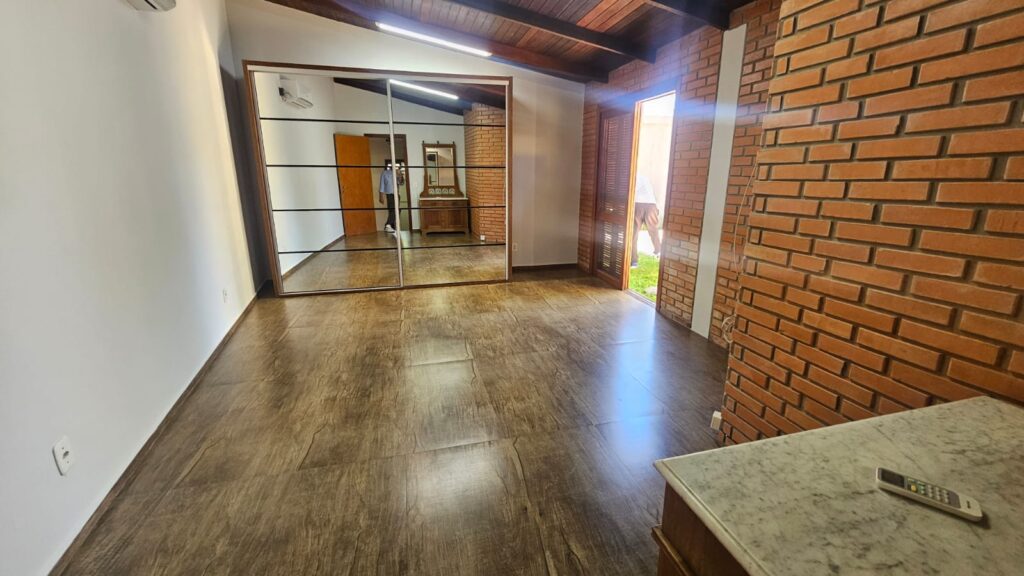 <?php the_title() ;?>